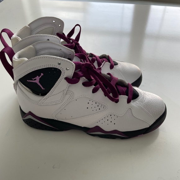 Nike Shoes - Retro Jordan